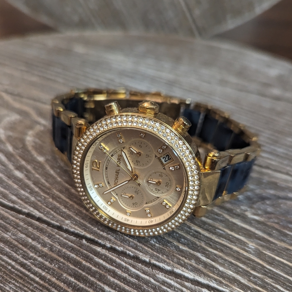 Michael Kors Women's wrist watch, gold and navy blue
